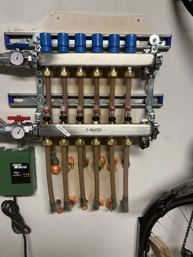 Plumber performing Gas Leak Detection at a residential property in Peachtree City